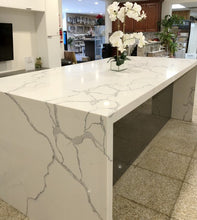 Load image into Gallery viewer, Elite Stone Calacatas Alaska Polished 126&quot; x 63&quot; Quartz Slab
